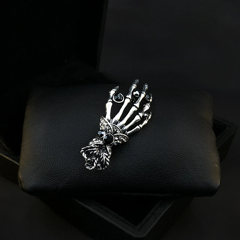 909 Retro Vivid Ghost Hand Brooch Men Neckline Badge High-Grade Exquisite Skull Corsage Accessories Coat Decorative Pin Jewelry