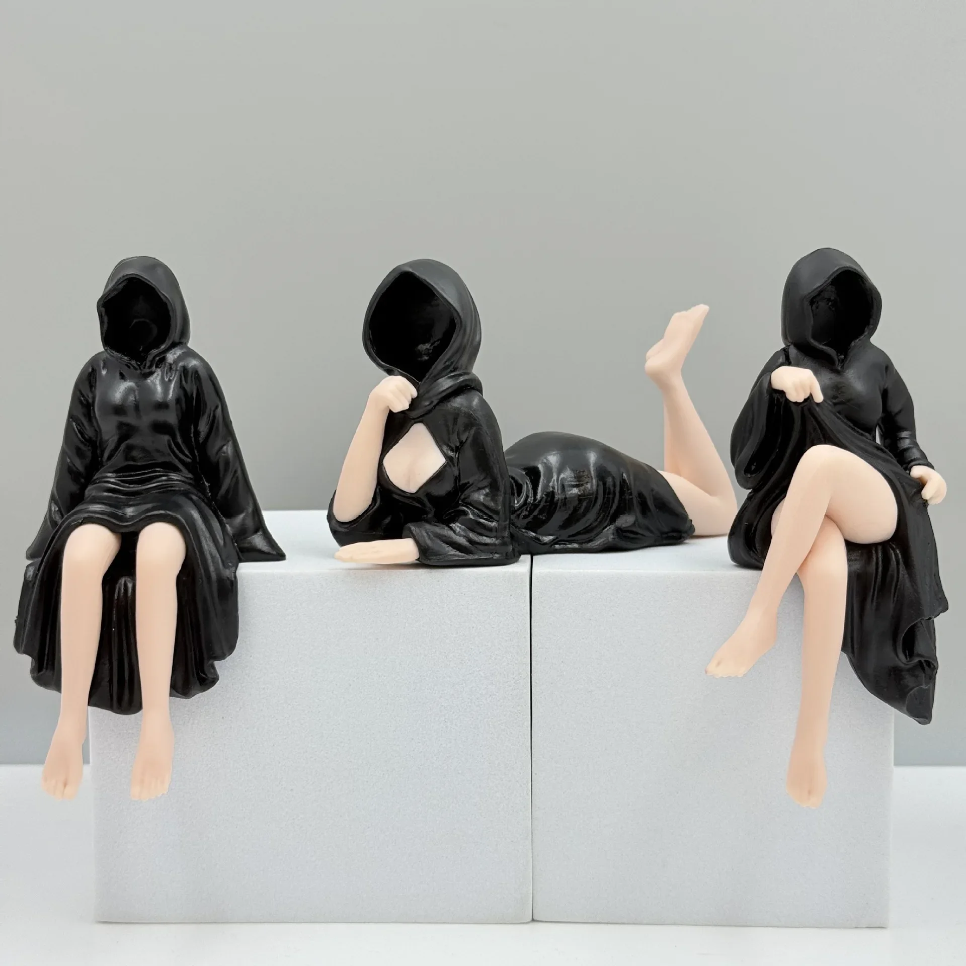 Neue heiße 3-teilige handgefertigte Statue einer geheimnisvollen schwarzen Königin im Umhang, dunkle Dekoration für Zuhause, Schreibtisch, Halloween, Auto. – Detail 5