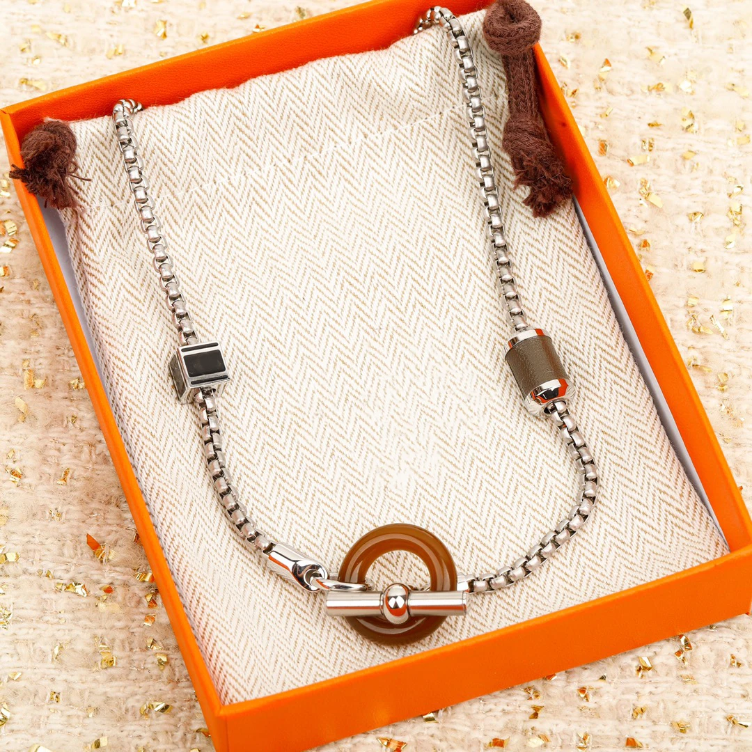 

Europe Designer Brand Couple Pendant Necklace Women Man Top Quality Luxury Jewelry Fine Gift Trend