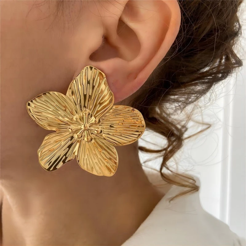 Exaggerated Flower Dangle Earrings for Women Gold Color Metal Punk Fashion Silver Color Petals Bohemian Ear Jewelry 2025