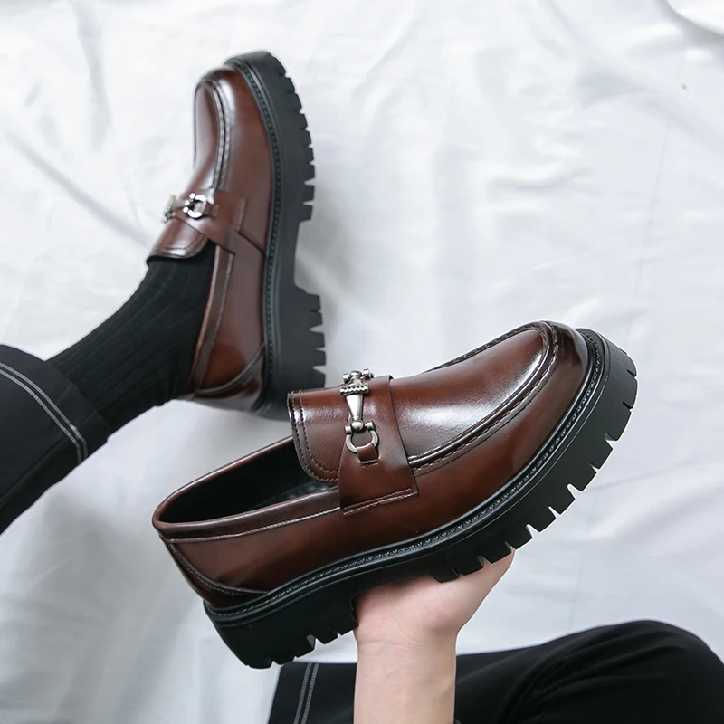 أحذية رجالية جديدة كاجوال بدون رباط ذات نعل سميك لزيادة الطول، أحذية جلدية أنيقة للأعمال، أحذية رسمية للرجال للارتداء الخارجي