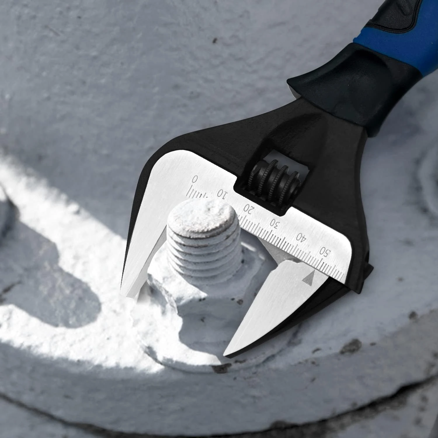 Upgrade your toolbox with this essential, durable, and versatile addition-the must-have tool for effortlessly tackling any pro