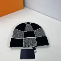 Nouvelle Collection 2025 – Bonnet Tricoté à Carreaux pour Femme – Automne Hiver – Chapeau Chaud et Respirant à Bord Relevé – Style Original et Confortable 3