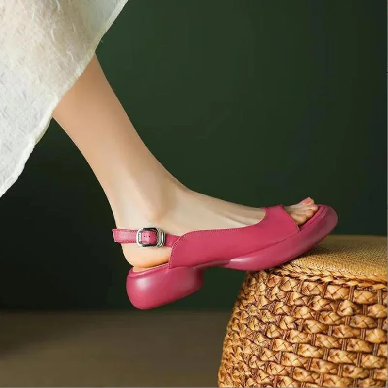 Sandals for Women's Summer New Versatile Casual Sandals with Thick Sole and Straight Buckle Strap Beach