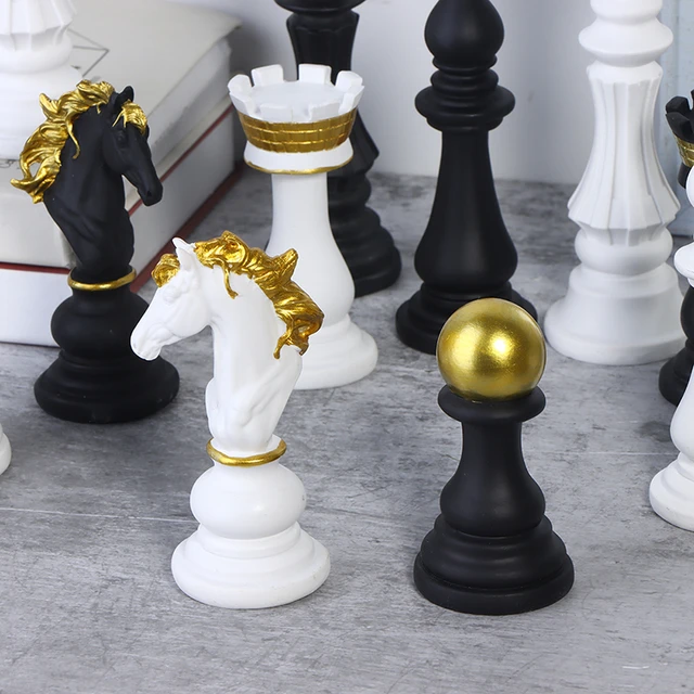 Custom Chess Set - Wooden Chess Board - Modern Resin Chess Pieces