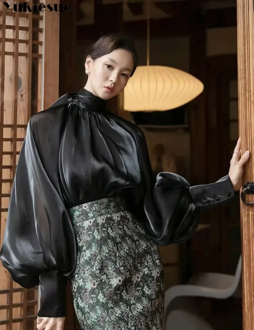 1636 black