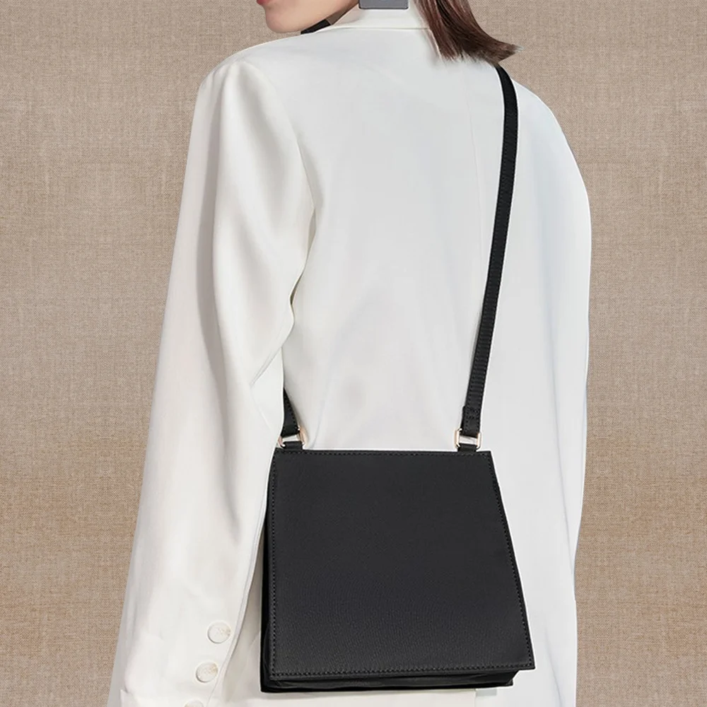 New Crossbody Bags 2023 Women Fashion Shoulder Bag Adjustable Messenger Case Casual All-match Square Pack with Cartoon Accessory