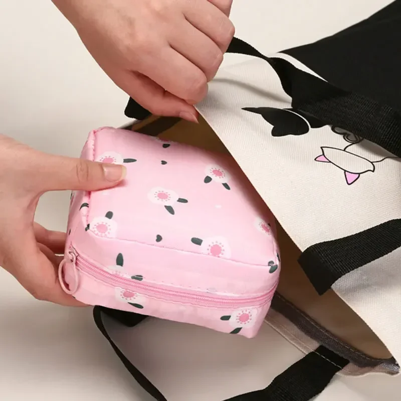 1PC Women Portable Sanitary Pads Storage Bag Tampon Pouch Napkin Cosmetic Bags Organizer Ladies Makeup Bag Girls Hygiene Pad Bag
