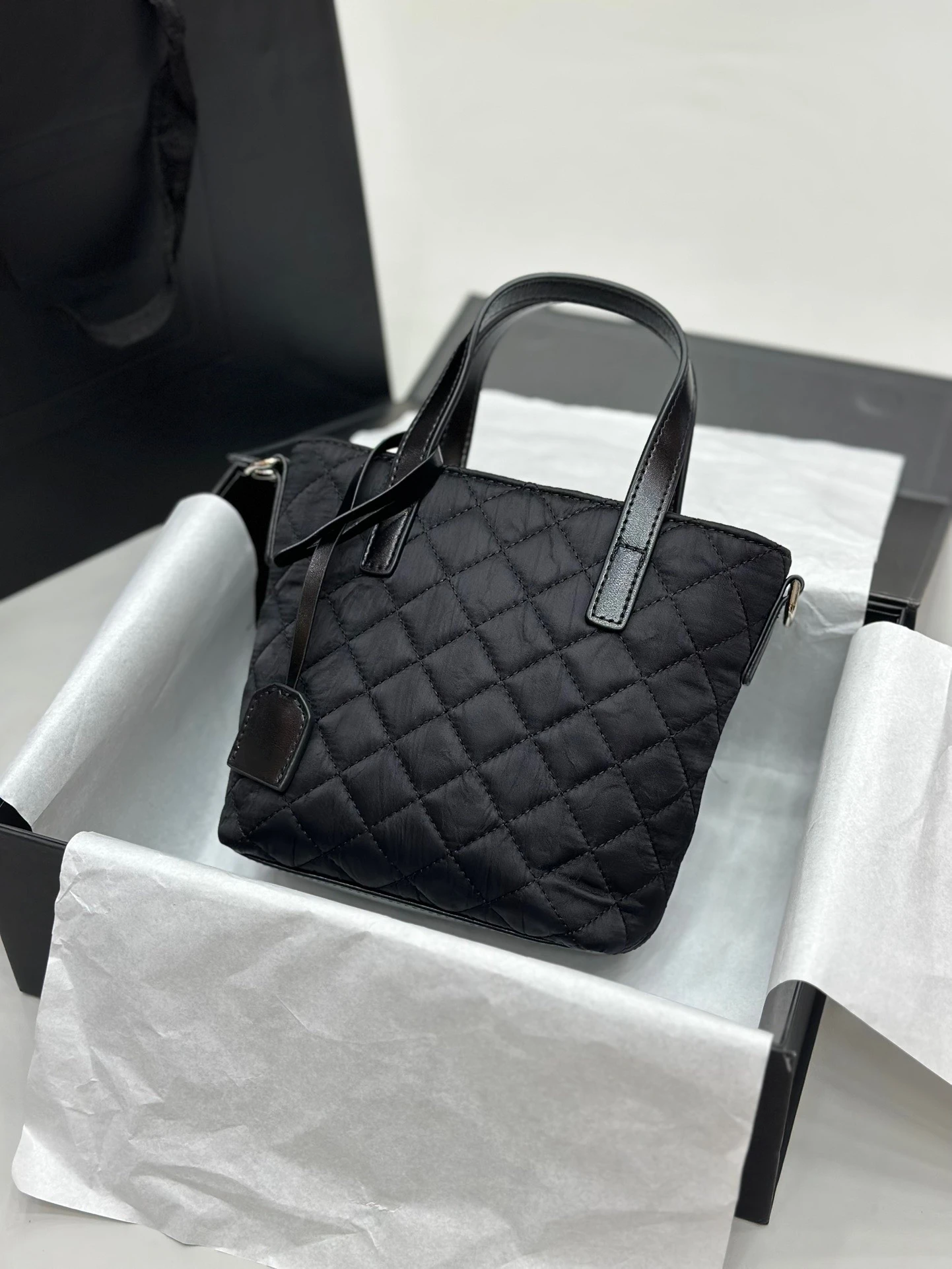 

Classic Rhombus Embroidery Lady Bucket Bag Black Nylon Fabric Quilted Crossbody Bag Women Commuter Solid Color Shoulder Handbag