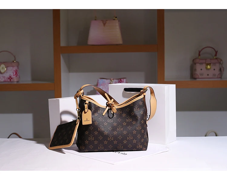 Bolsa tote monogramada com alças claras