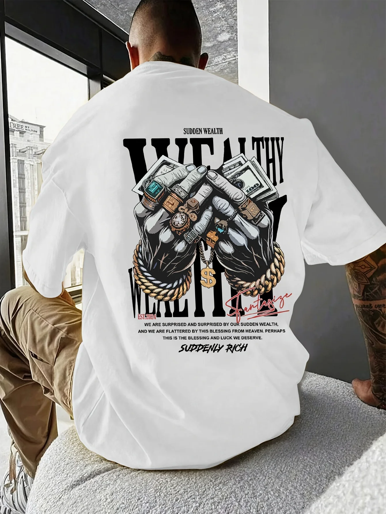 Das Herren-Sommer-Freizeit-T-Shirt mit Hand- und Accessoire-Mustern eignet sich für den täglichen Gebrauch und Outdoor-Aktivitäten.