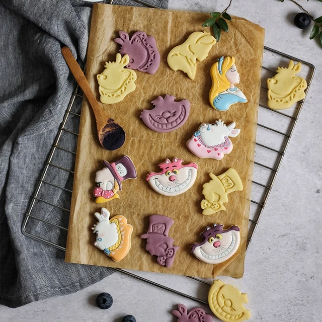 3Pcs/Set Cookies Cutters Embossing Cartoon Fish Shaped Fondant Biscuit  Cutter Mold Cake Decorations and Tools Baking Accessories - AliExpress