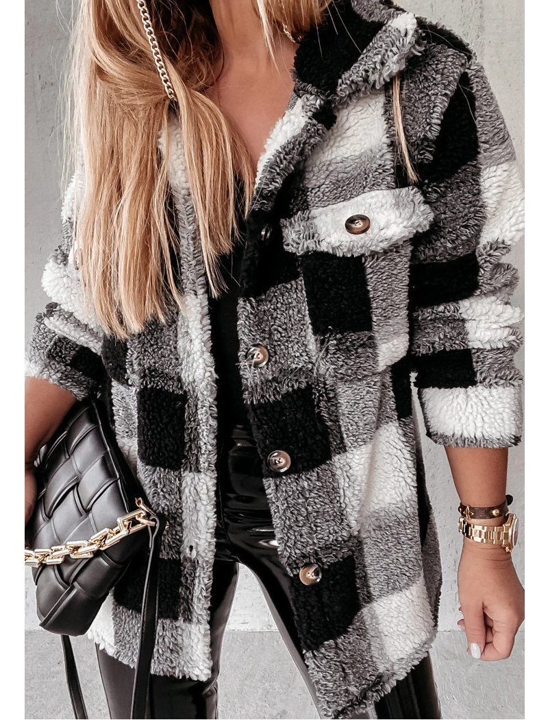 

2022 Autumn Winter Women Wool Coat Plaid Short Jacket Casual Loose Plush Jacket Long Sleeve Pocket Button Fur Coat
