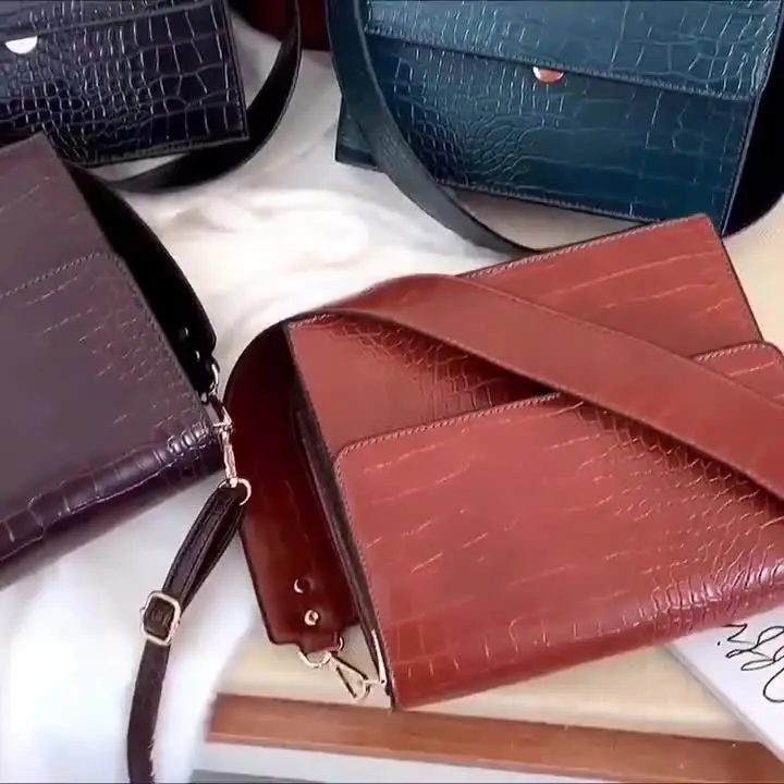 Женская сумка-мессенджер из искусственной кожи