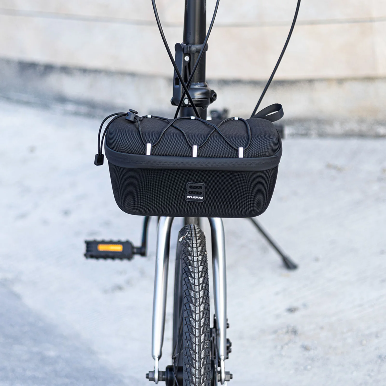 Compact 4L EVA Hard Shell Bicycle Front Bag - Premium Cycling Accessories