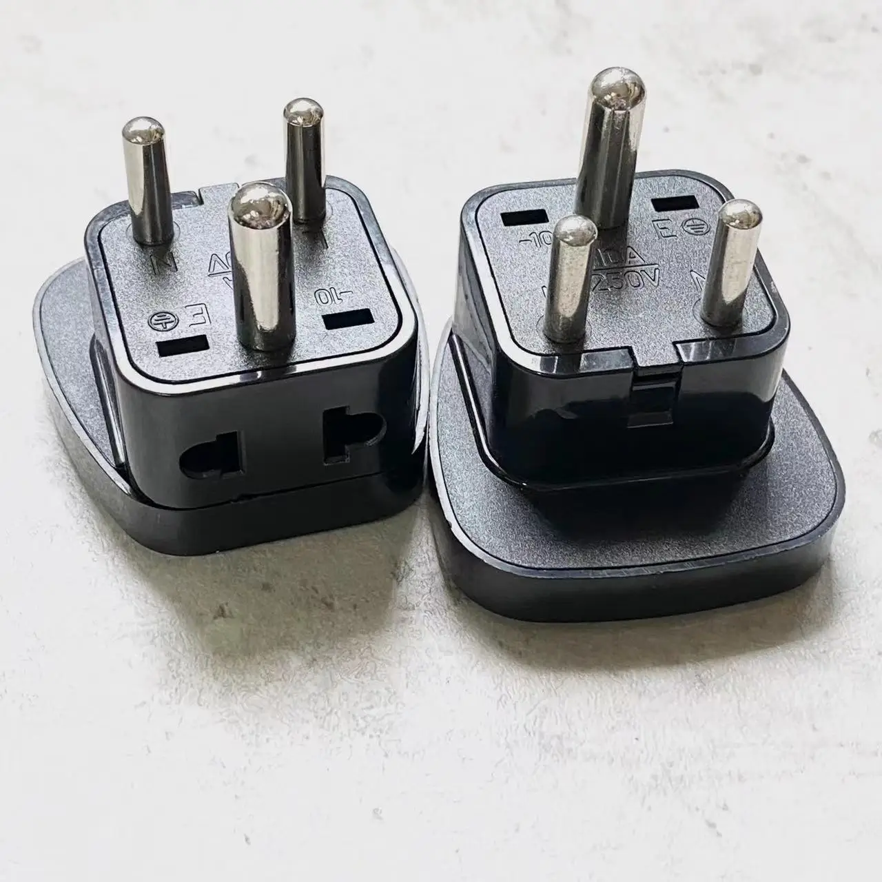 1pcs INDIA Sri Lanka Type D Travel Adapter 2 Power Outlet 1 TO 2 TO UK US AU Wall Socket Power Plug