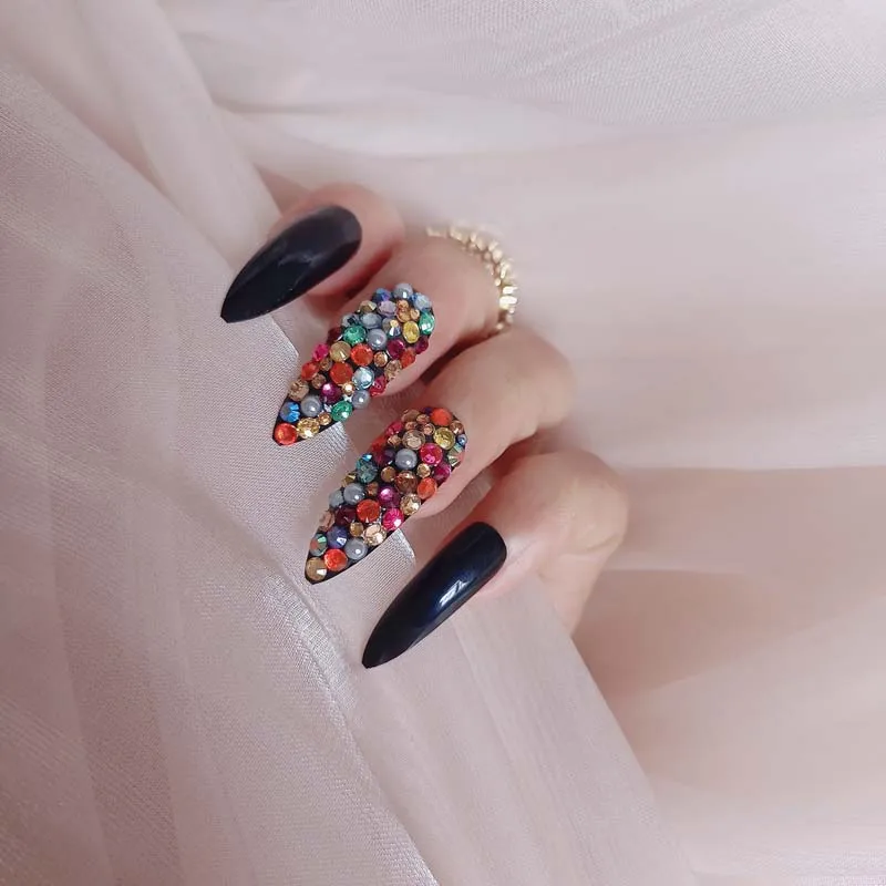 

Сверхдлинные овальные накладные ногти с острыми ногтями с кристаллами и бриллиантами цветные алмазные черные