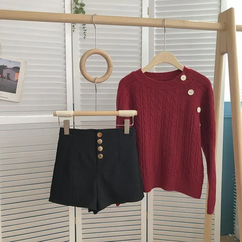 Korean Fashion High Waist Button Casual Shorts Woman 2023 Summer New Office Lady Elegant Commute Solid All-match Wide Leg Shorts