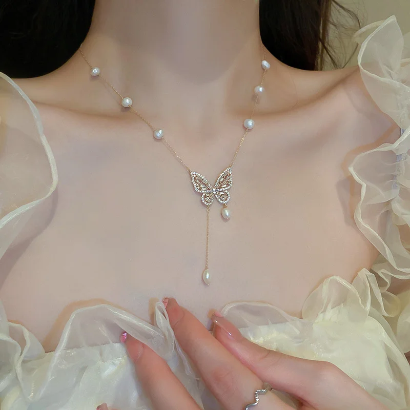 Butterfly Pearl Pendant Necklace Choker Gift for Women Shiny Pearl Pendant Jewelry Elegant Asymmetrical 2024 New Party Jewelry