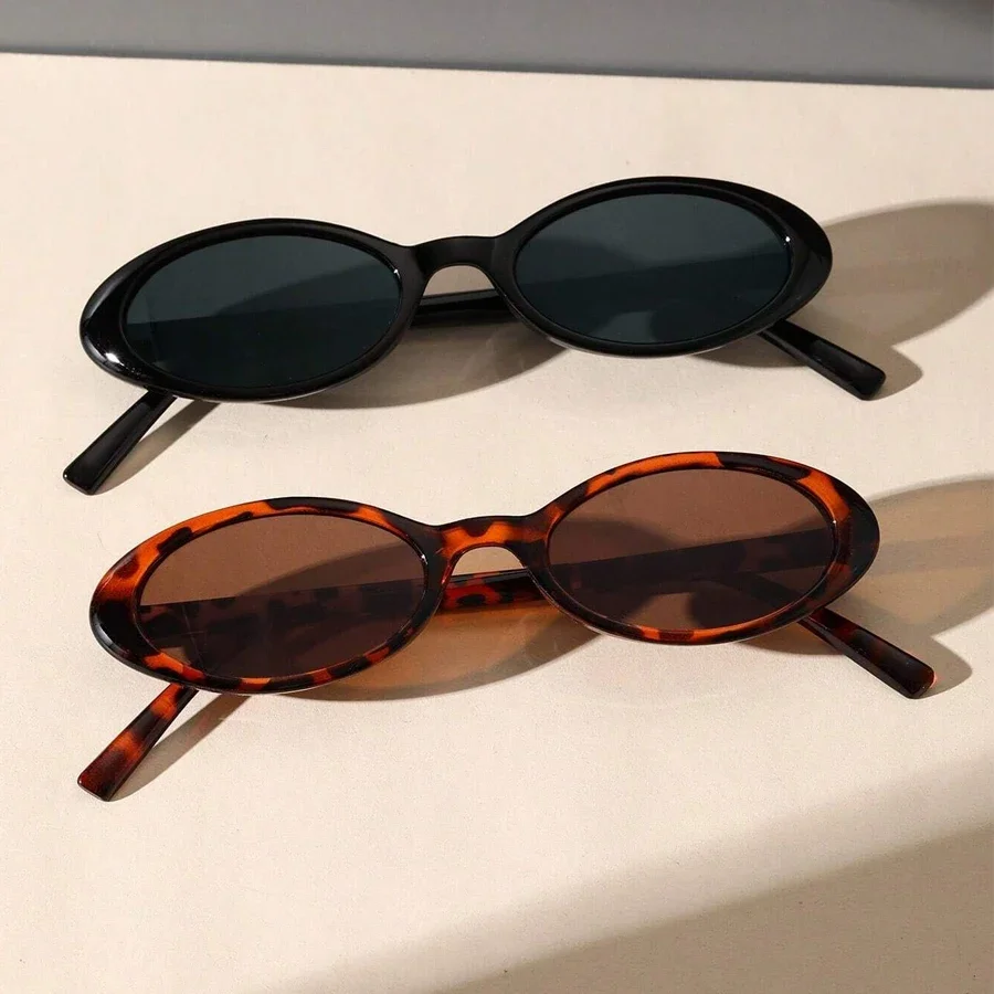 Chic Women's Retro Oval Sunglasses - Leopard Brown Fashion Shades