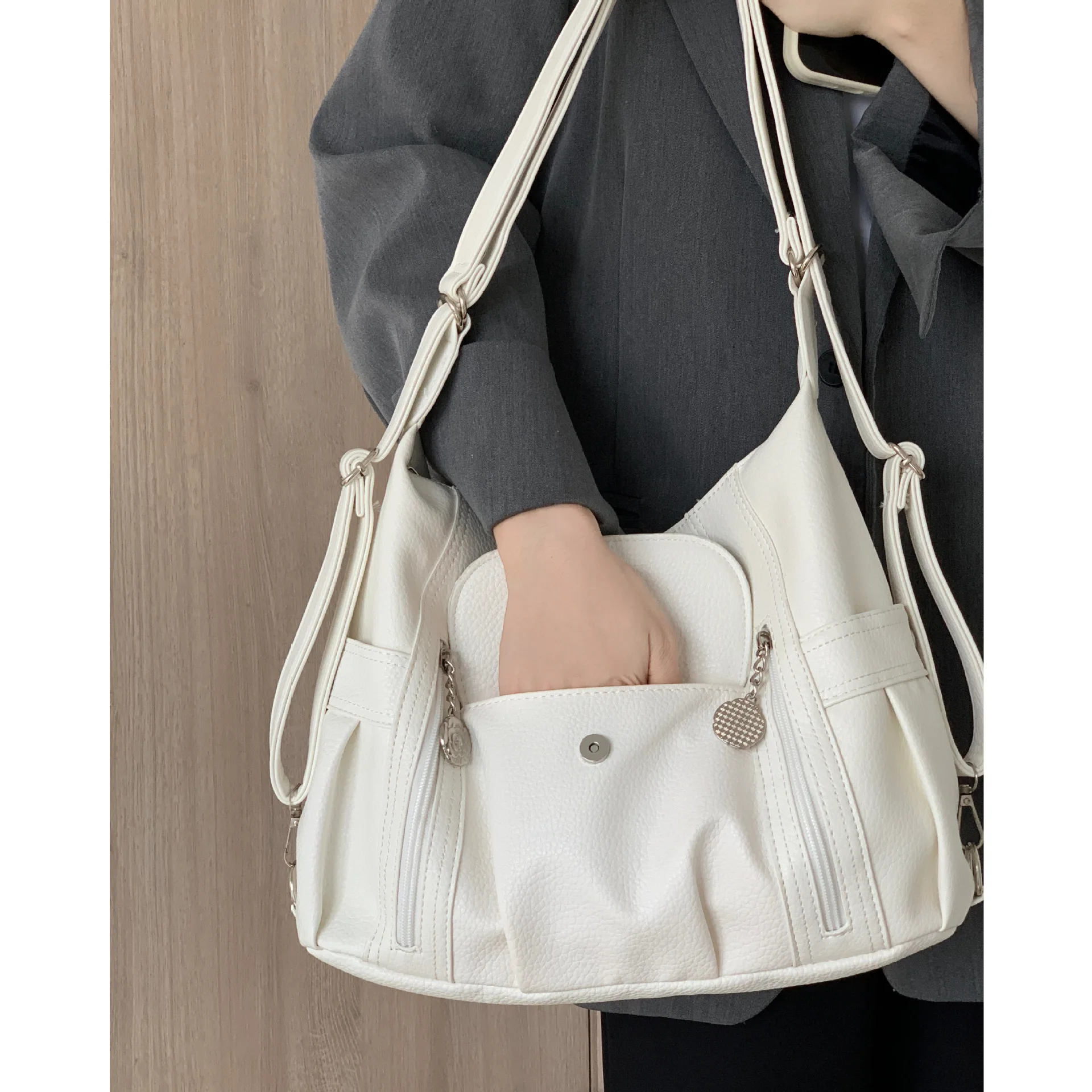 Large Capacity Casual Tote Bags for Women Pu Leather Underarm Shoulder Bag White Fashion Backpacks Girls School Crossbody Bag