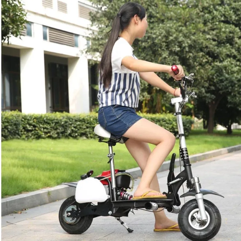 49 cc Two Wheels 4 Stroke Gasoline Scooters Folding Pedals Miniature Walking Gas Scooter