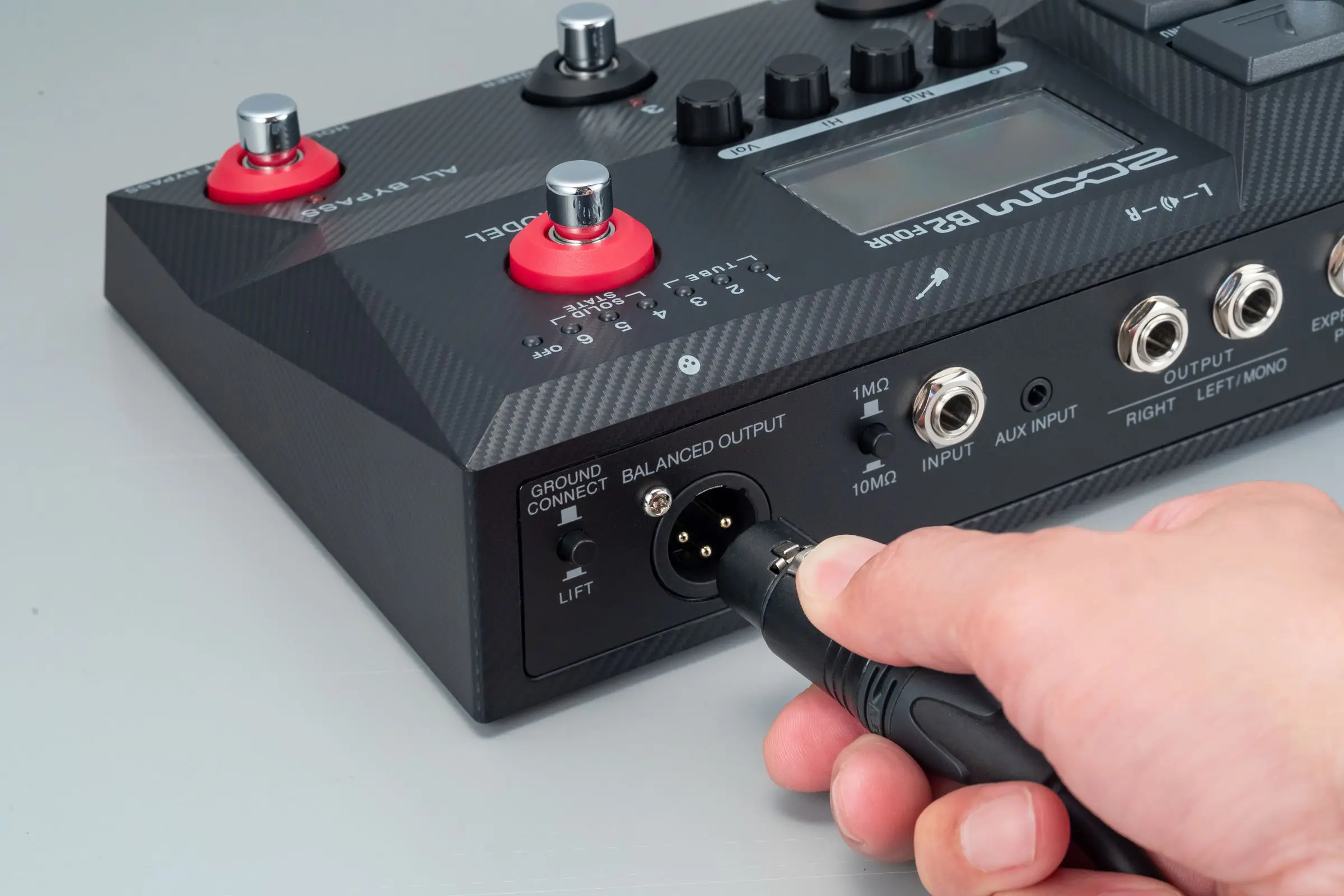 Zoom B2 Four Amp and Effects Emulator audio interface with Zoom 