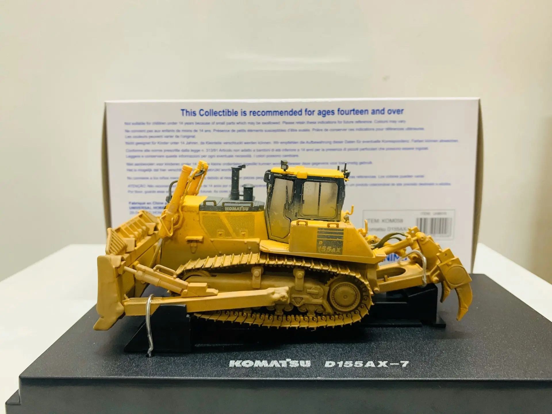 

Бульдозер UH8010 Komatsu D155AX-7, гусеничный бульдозер с рыхлителем, небьющаяся версия, масштаб 1:50, литье под давлением, новая модель в коробке