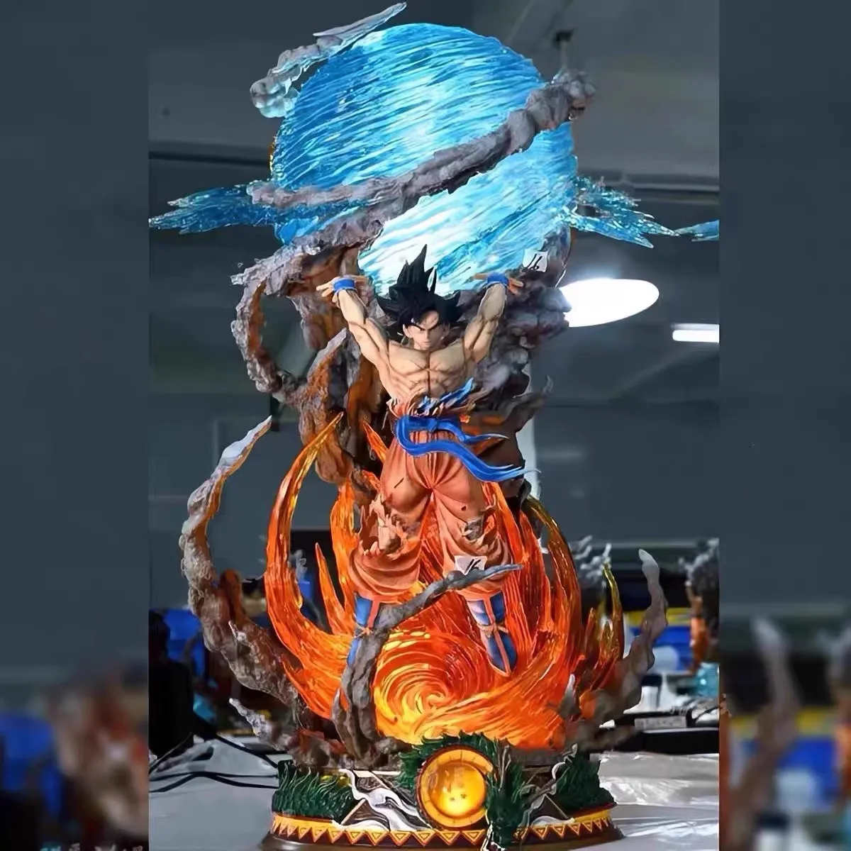 HEISS 2026 Beliebte Neue Dragon Ball Figur Hunter Herculean Energy Ball Goku Desktop-Figur Super Saiyan Modell Geburtstagsgeschenk