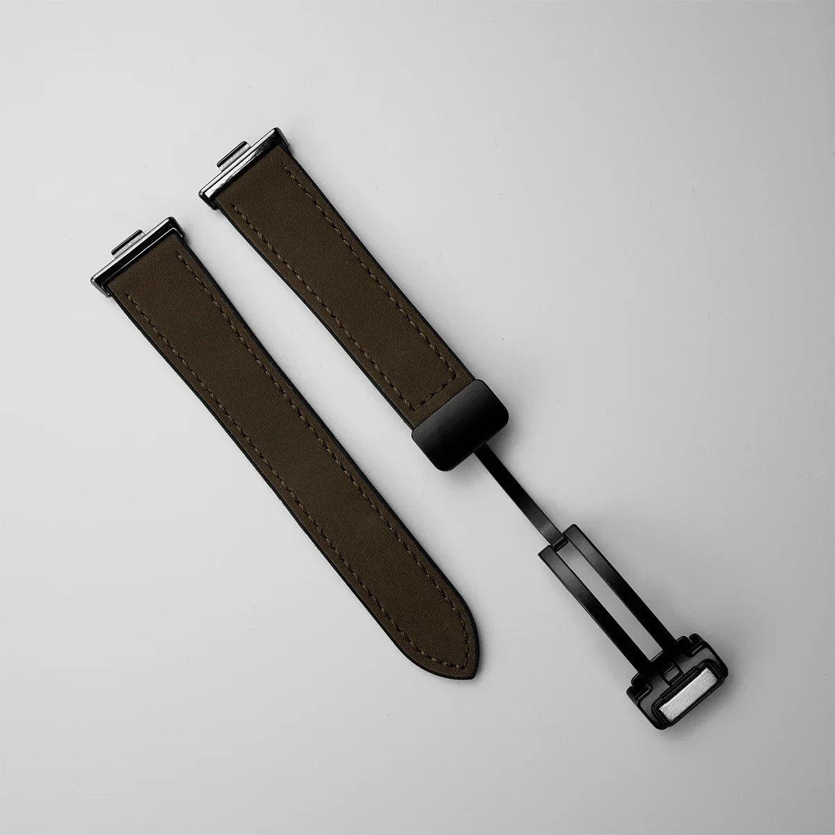 Magnetic Leather Silicone Strap for Smartwatch - Elegant and Durable Wristband Bracelet