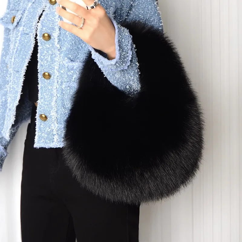 

2023 New Autumn and Winter Hand-held Fur Bag Women's High-end Niche Plush Imitation Fox Fur Clutch Bag