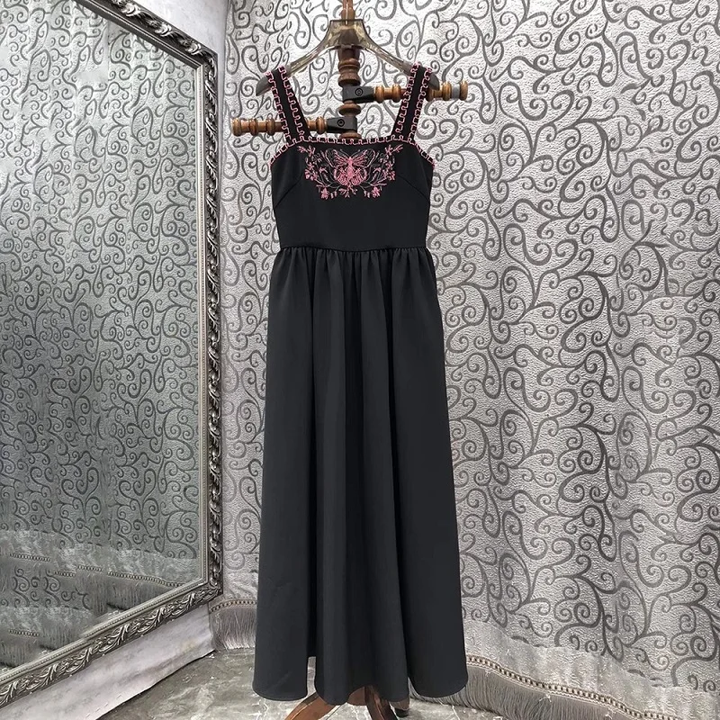 

Top Quality New 2024 Spring Dress Ladies Spaghetti Strap Butterfly Beading Deco Elegant Long Party Black Maxi Dress Occasions