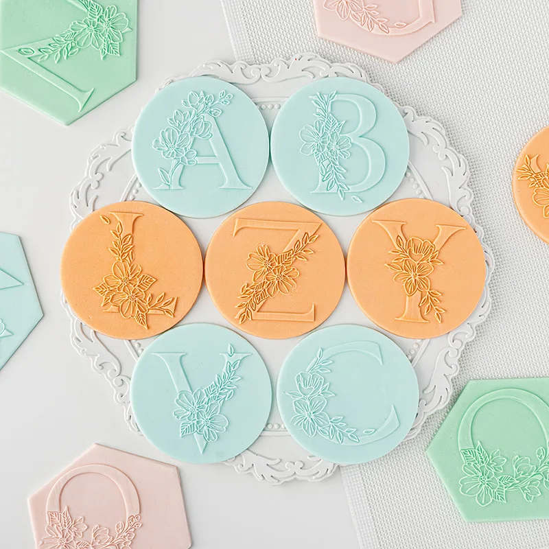 A-Z 26 Letter Acrylic Cookies Embosser Stamp Fondant Sugar Seal Relief Reverse Stamp Letter Embosser Wedding Cake Decoration