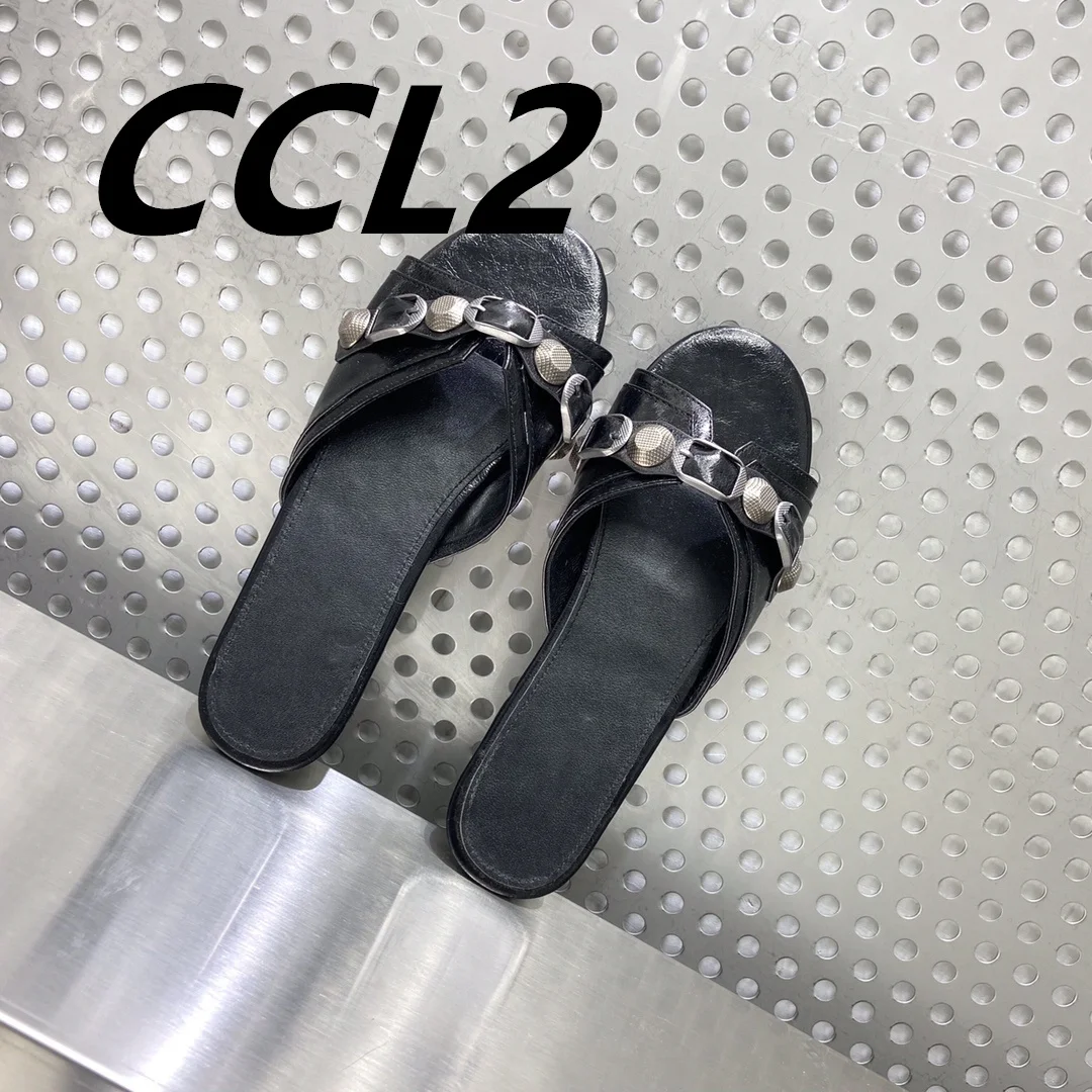 

24 spring and summer fashion style metal slippers, grain leather fabric, Italian cowhide sole, size35-40