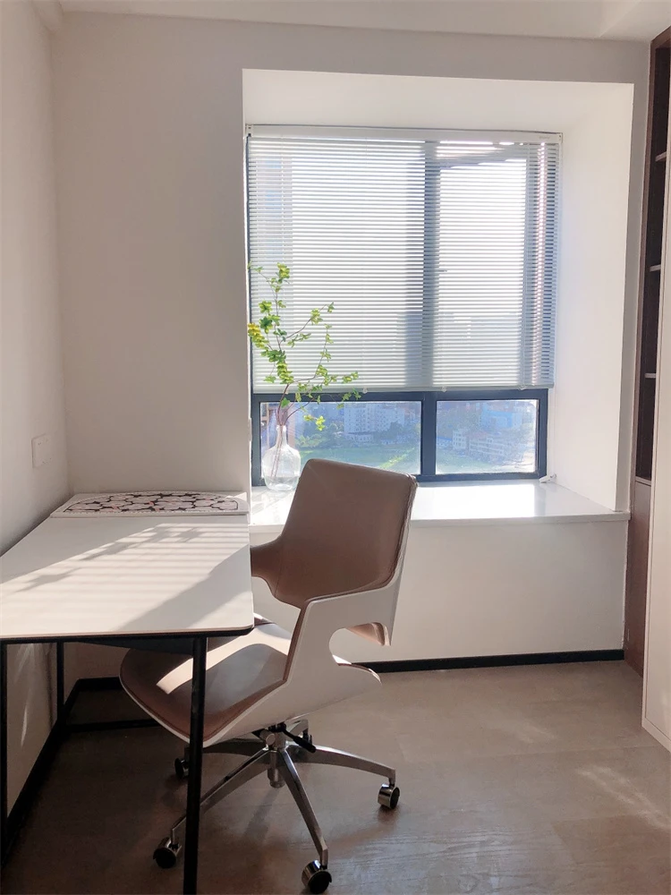 Description Picture 3 of itemNordic Creative Office Chairs Ergonomic Backrest Modern Swivel Lift Office Chair Gaming Armchair Sillas Oficina Home Furniture