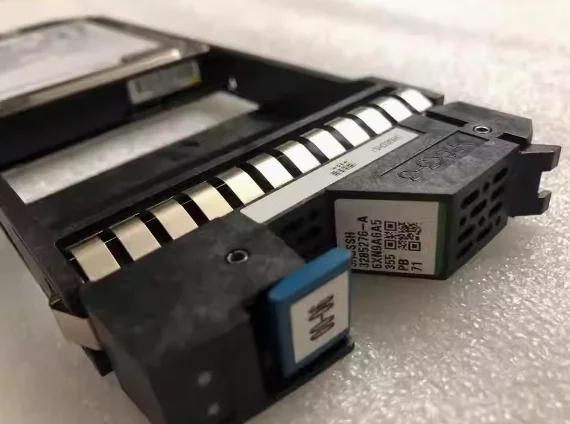 For HDS 3285276 A 3HGSSH 300G 15K SAS 2 5 HUS110 130 150 storage hard drive
