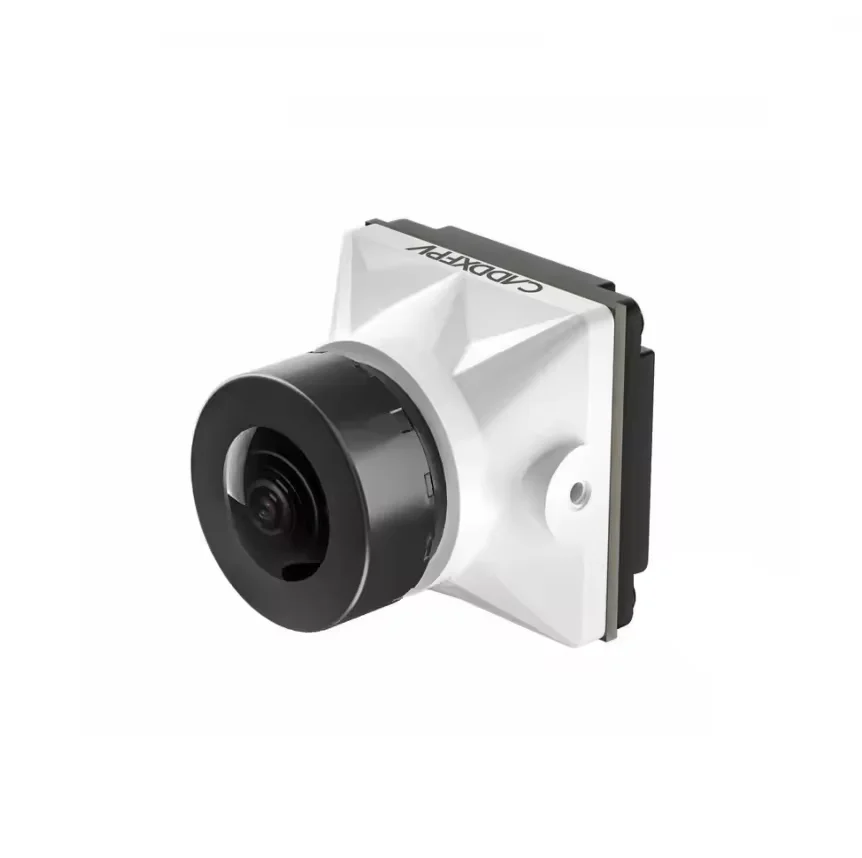 Caméra FPV CADDX H1 connectée à un drone FPV, prête pour le vol avec son câble et son support