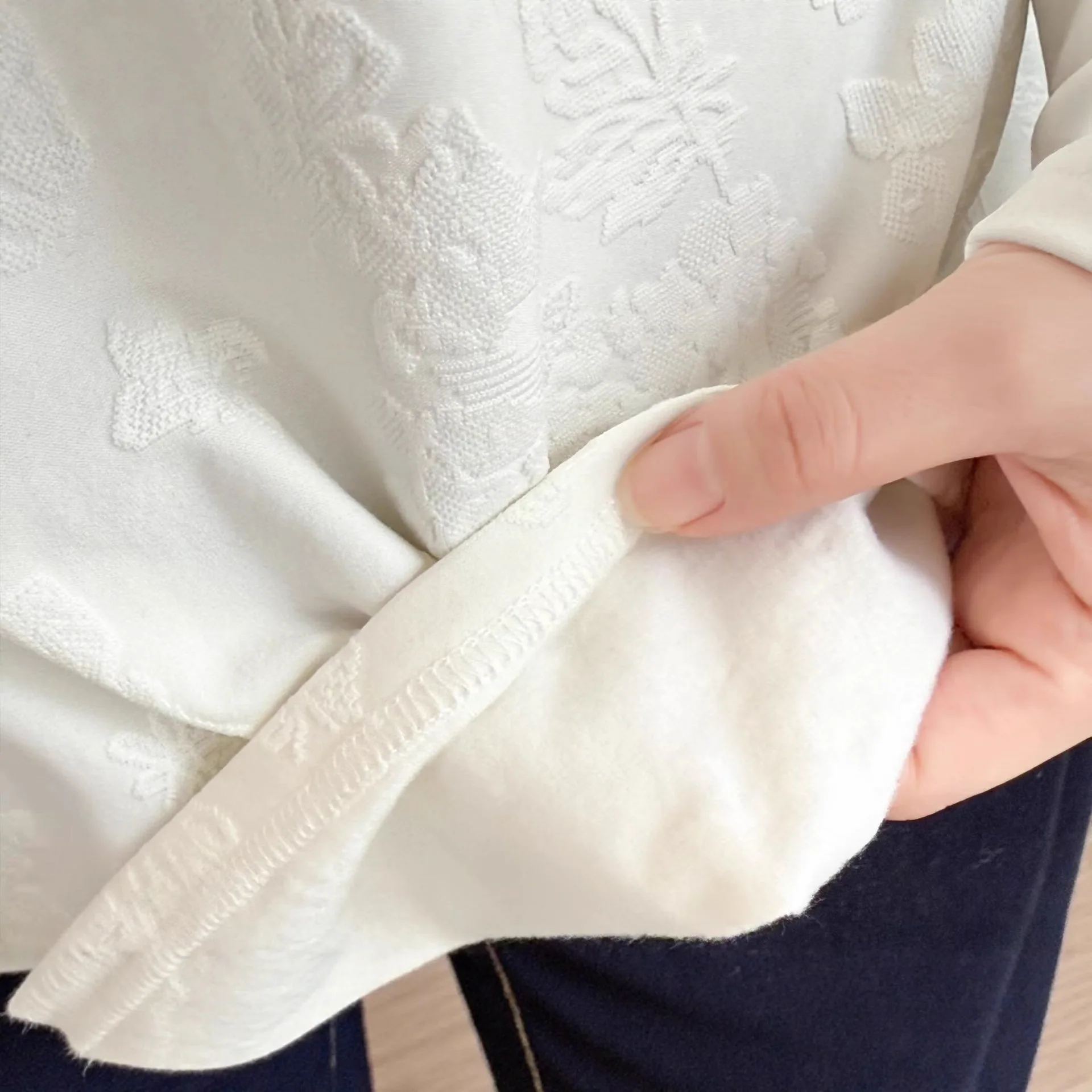 XXXXL Fashion Plus Size Women's T-Shirt New Style Fleece Warm Jacquard Long Sleeved Base Tops For 2025 Autumn And Winter 643