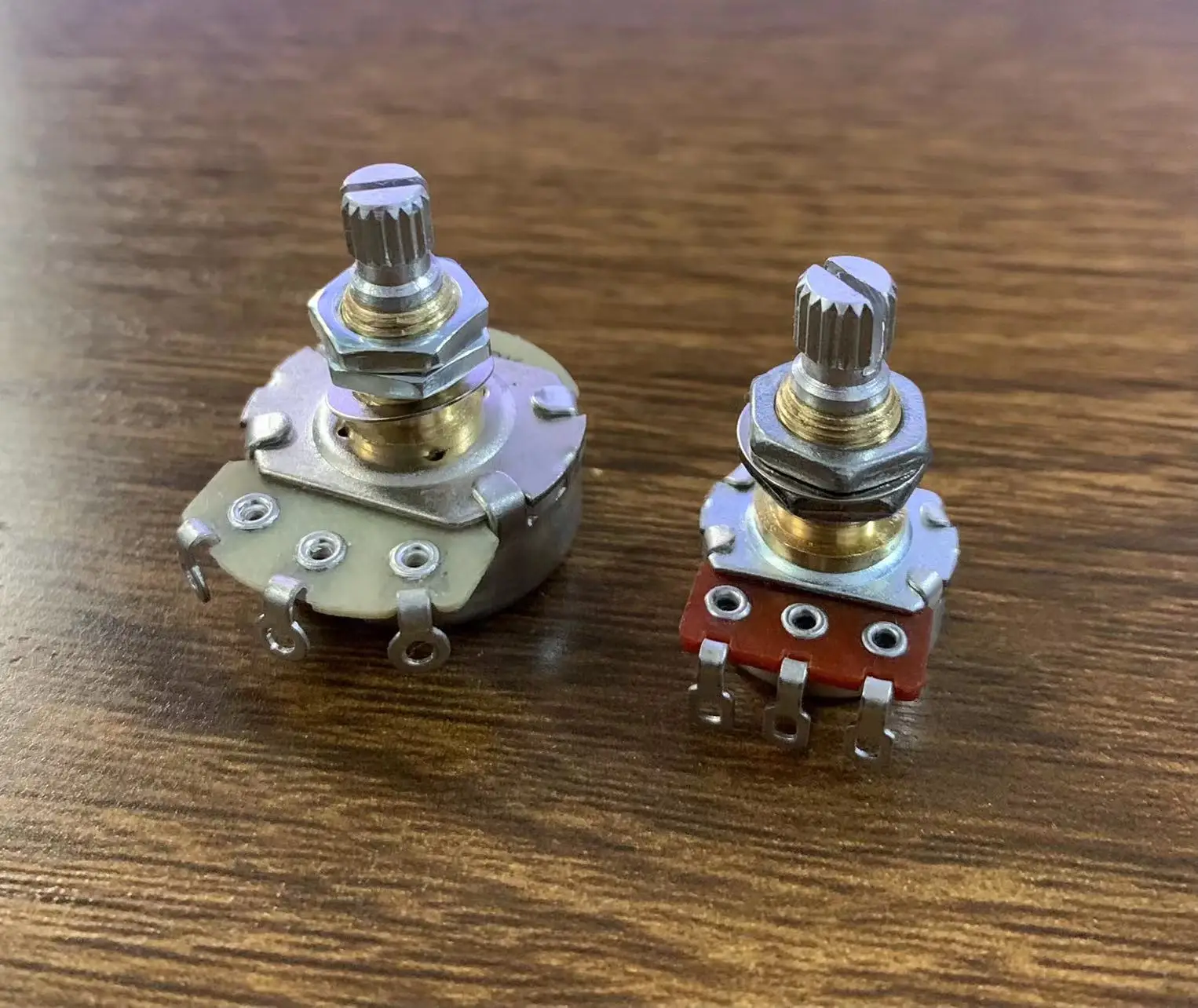 Professional Alpha Brass Shaft Potentiometer ( POT ) for Electric Guitars & Bass Accessories in Stock Discount Good Quality