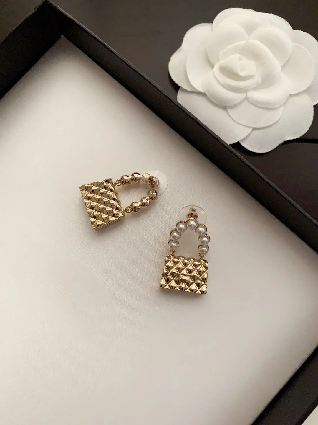 2022 Hot Trend Brand Pearl hanging bag Earrings Ear Studs Everyday Wear Versatile Jewelry Atmosphere Fashion cute