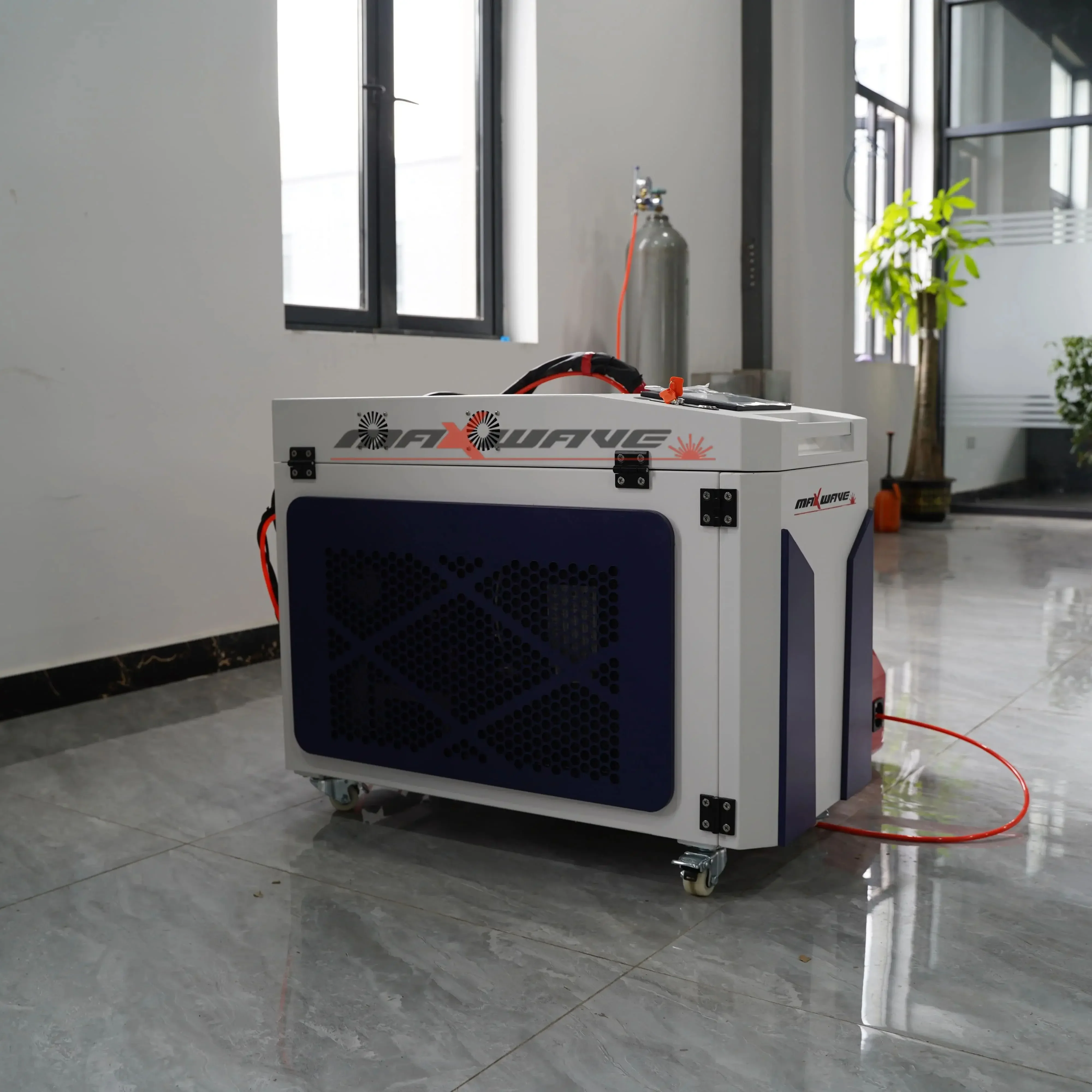 Handheld portable laser cutting welding machine rust removal 1.5kw 2kw 3 in 1 fiber machine 2