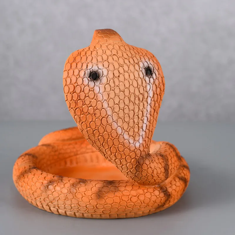 Cobra Ashtray Resin Snake Ashtray Living Room Bedroom Anti-fly Ash Creative Decorations Home Decoration Accessories