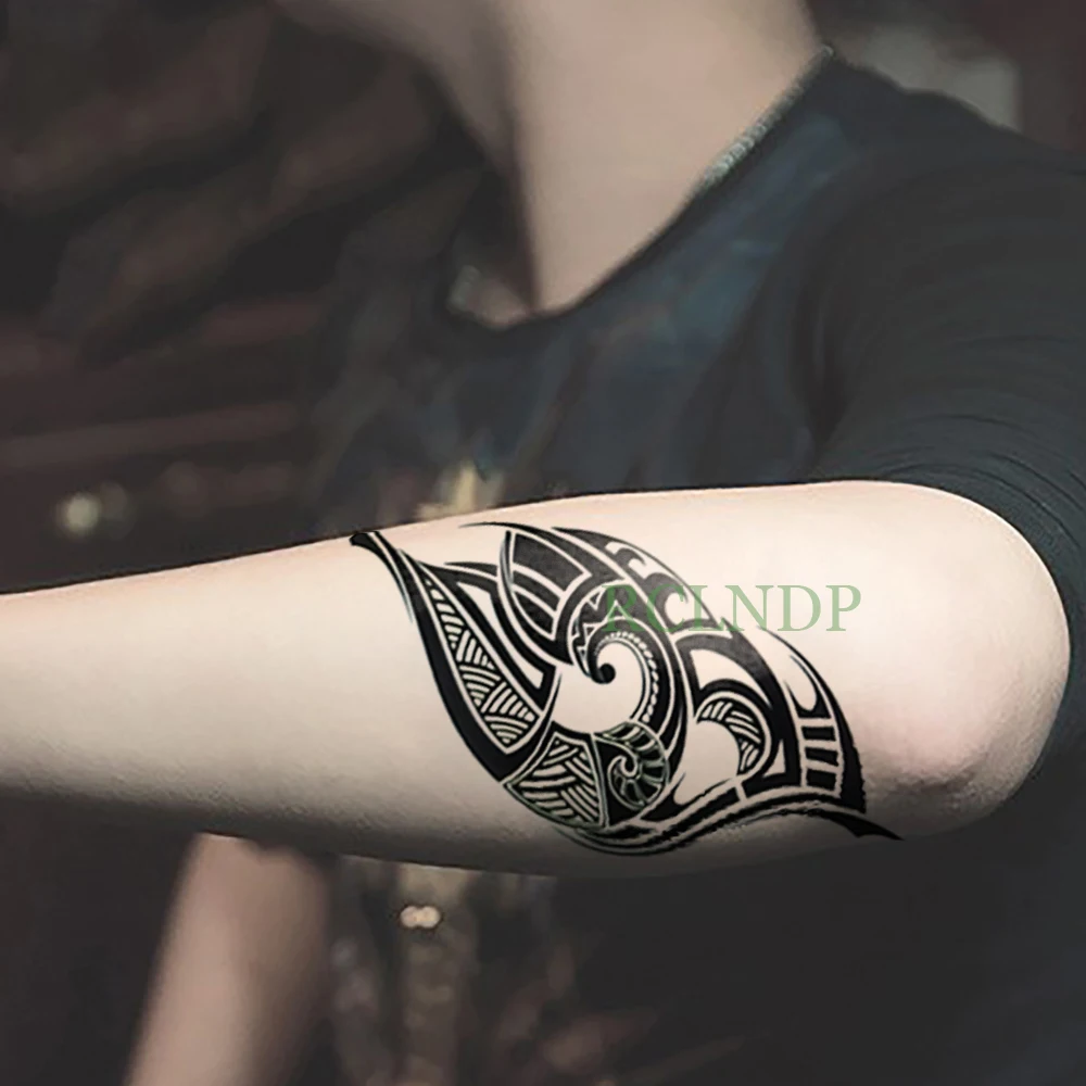 Sunbathing Gator Sticker, image size:1000x1000