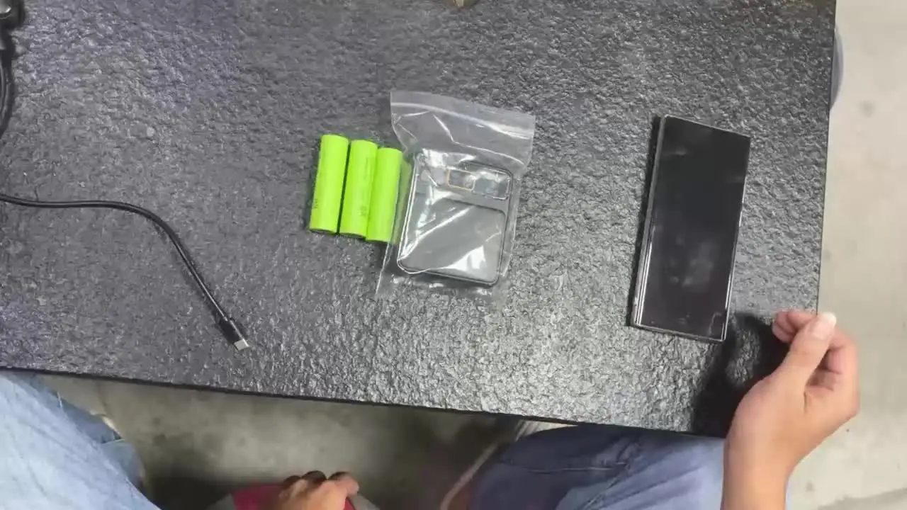 Комплект корпуса Power Bank с цифровым дисплеем 3-секционный аккумулятор 18650 Без