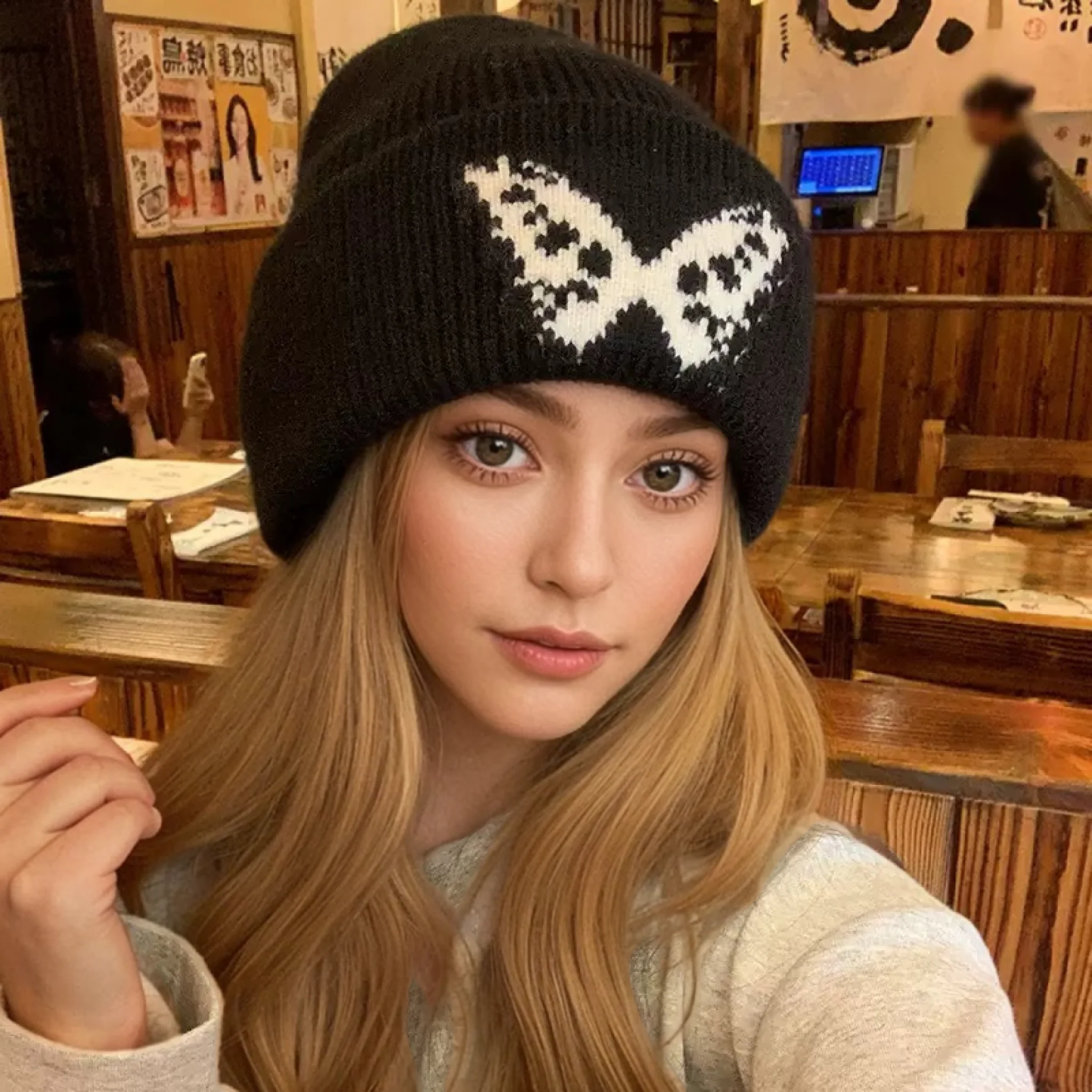 Hot Sale Butterfly Embroidery Beanie Hats Winter Warm Cap Y2K Hats For Women Solid Color Winter Knitted Girl Hats Gift