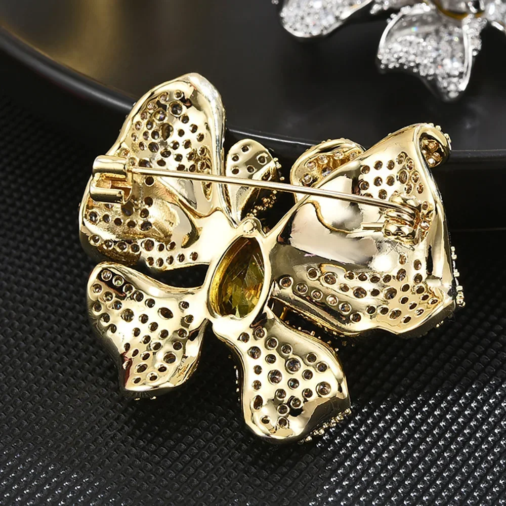 Delicate Full Rhinestone Bowknot Brooches For Women Fashion Luxury Crystal Bow Shaped Buckle Pins Clothes Badge Wedding Jewelry