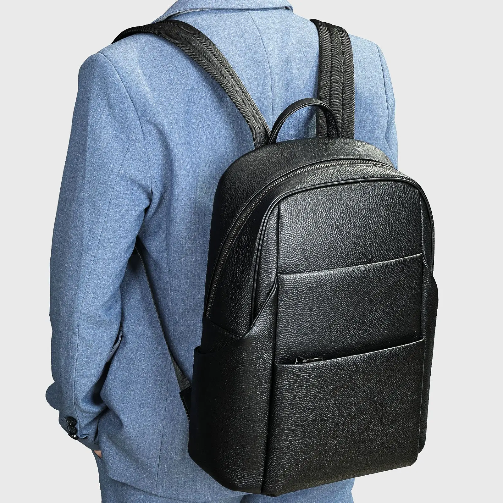 

Stylish Leather Backpack for Men, Perfect for Business Trips and Daily Use