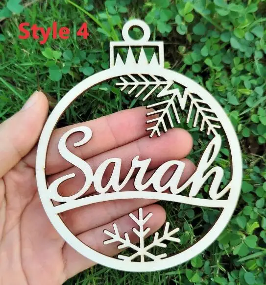 thumbnail image 1 of Diferentes nombres personalizados, decoraciones navideñas con forma de copo de nieve para el hogar, tarjeta de lugar con nombre grabada con láser, decoración navideña, 1 of 5