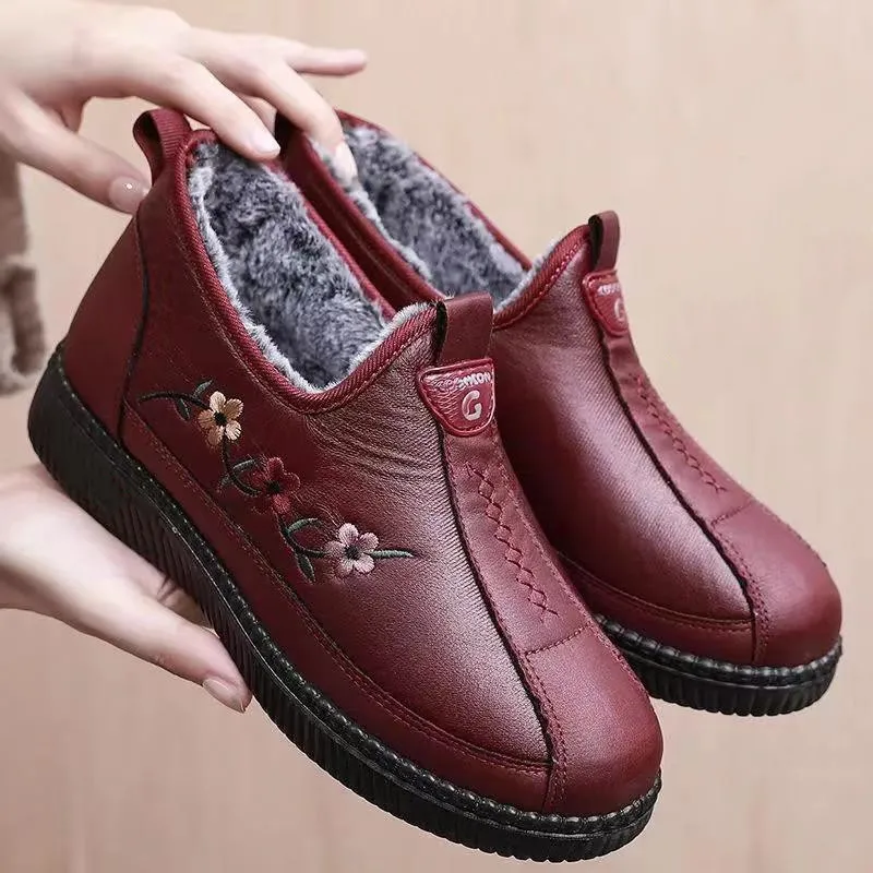 

Winter New Women WaterProof Soft Ankle Boots Warm Plush Footwear Lightweight Ladies Boots Female Slip On Flat Casual Shoes