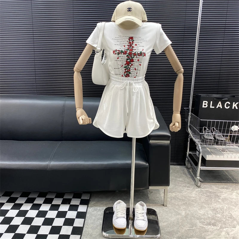 

Новинка 2022, модный дизайнерский новый стиль, известный бренд, топ с открытым пупком и перекрестными розами, летняя универсальная Повседневная футболка с круглым вырезом и надписью